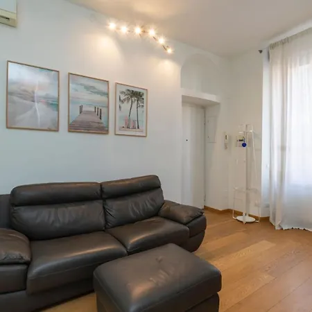 Isola Bosco Verticale - 6 Guest Apartment Milan