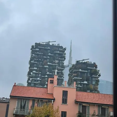 Isola Bosco Verticale - 6 Guest